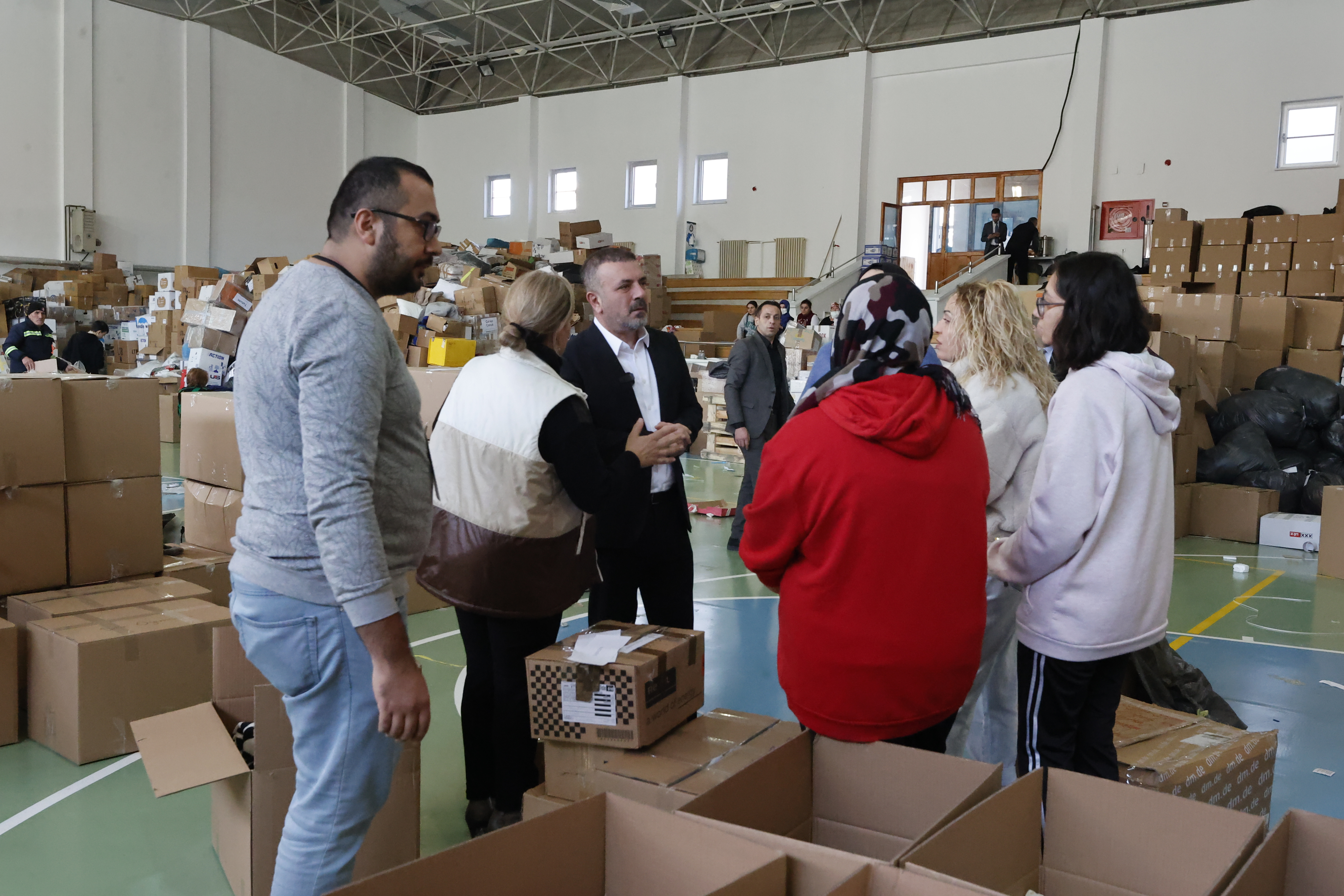 101109 sincan yenikent spor salonu yardim calismalari 2