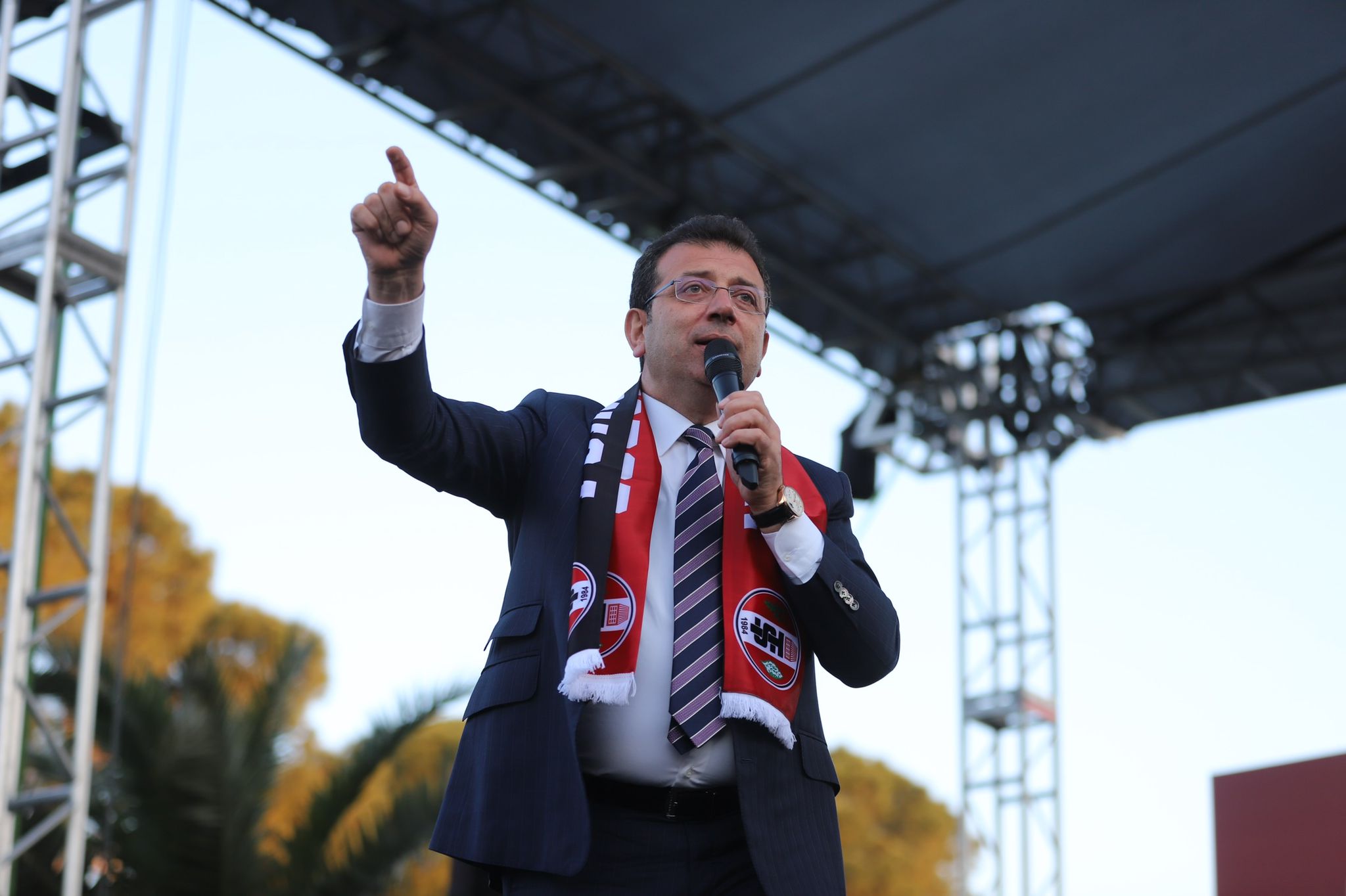 081830 turgutluda ekrem imamoglu ve toplu acilis toreni ruzgari 2