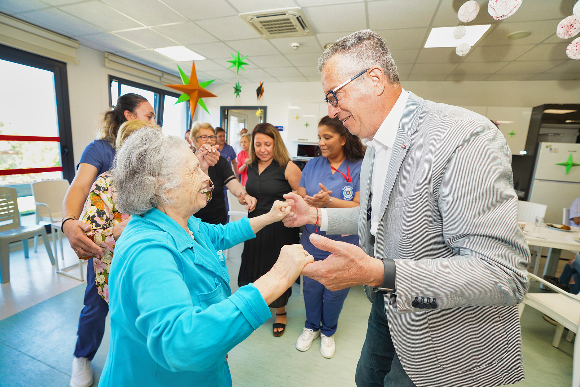 170423 bu merkez alzheimer demans hastalarini hayata bagliyor 1 1