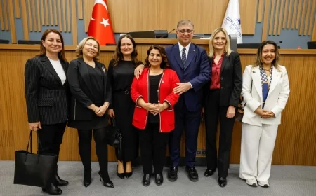 İzmir’de 13 yıllık dönüşüm düğümü için çağrı: Başkan Tugay’dan ‘ortak çözüm’ mesajı