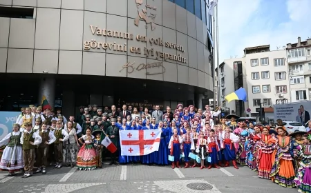 Balıkesir’de Dünya Çocukları Buluştu: Ahmet Akın, Uluslararası Konukları Ağırladı