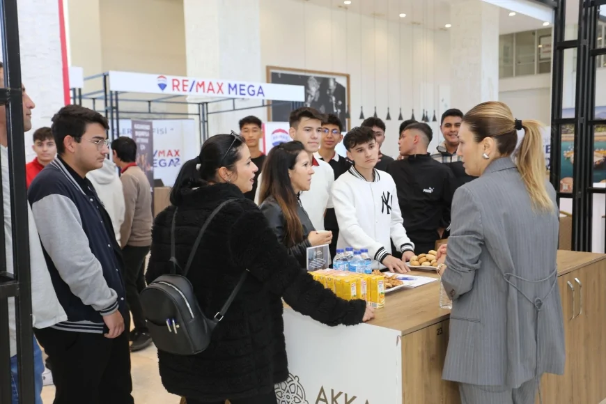 Antalya’da 10 bin kişi Kepez’in kariyer günlerinde iş ve staj fırsatlarını değerlendirdi