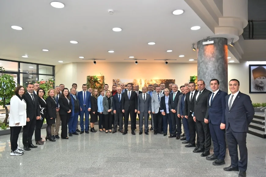 Balıkesir Büyükşehir Belediye Başkanı Ahmet Akın: 'Tüm ilçelerde adım atmadık mahalle bırakmadık'