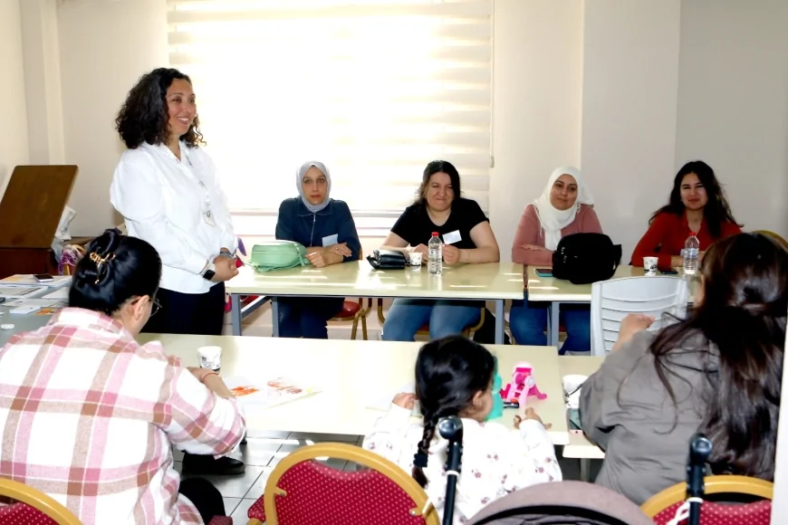 Bayraklı'da annelere özel 15 haftalık eğitim programı başladı: 'Sağlıklı toplum, sağlıklı nesillerle mümkün'