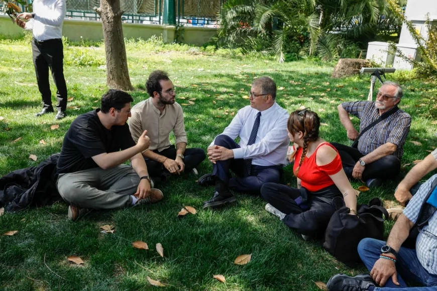 İzmir Büyükşehir Belediye Başkanı Cemil Tugay: 'Gençlerin yanındayım, korkuya yer yok'