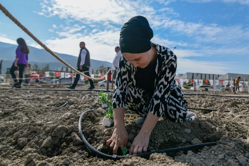 Bornova’da ‘Asfalt Kokulu Yıl’: Rekorlar, Dijital Atılımlar ve Yeşil Dönüşümle Yeni Bir Dönem Başladı