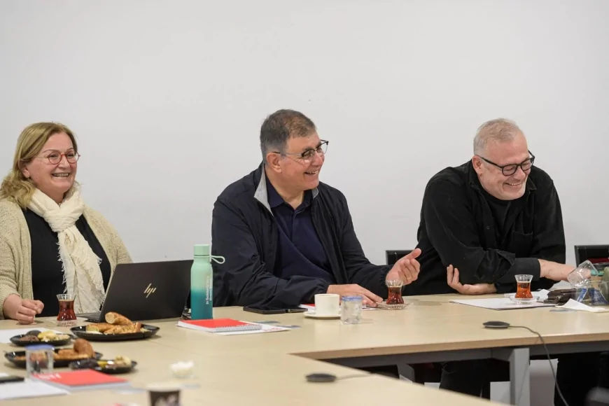 İzmir Büyükşehir Belediyesi Şehir Tiyatroları Danışma Kurulu 2024-2025 Sezonu İçin Toplandı