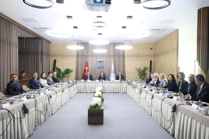 Ahmet Aras: 'Muğla Kıyılarını Gelecek Nesillere Sağlıklı Şekilde Bırakacağız'