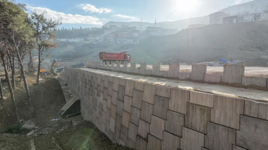Buca ile Bornova Arasındaki Trafiği Rahatlatacak Dev Tünel Projesinde Yüzde 95'e Ulaşıldı