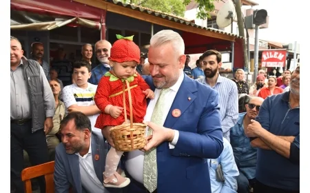 Emiralem Çilek Festivali 700 bin ziyaretçinin ardından 15’inci kez kapılarını açıyor