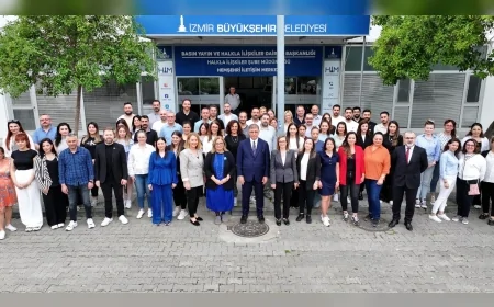 Cemil Tugay'dan HİM Ziyareti: 'İzmir, gurur duyulası bir şehir'