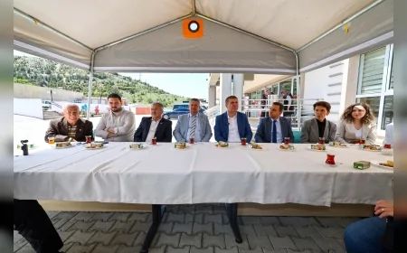 Burdur'da huzurevi sakinlerine ücretsiz servis ve çiçek sözü: Başkan Ercengiz'den anlamlı ziyaret