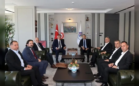 Cemil Tugay, Ankara'da iki büyük sendikayla kritik toplu sözleşme sürecini masaya yatırdı