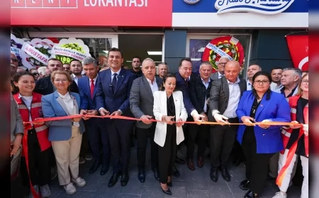 Manisa’da Sosyal Belediyecilik Büyüyor: Akhisar’da Kent Lokantası ve Halk Mandıra Açıldı