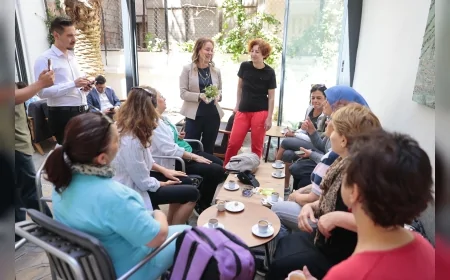 Güzelyalı’da açılan kütüphane ve kahve evi 7’den 70’e yoğun ilgi görüyor