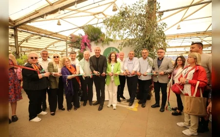 Karşıyaka'da rengarenk festival coşkusu: Çiçekler, konserler ve ödüllerle dolu 22’nci buluşma