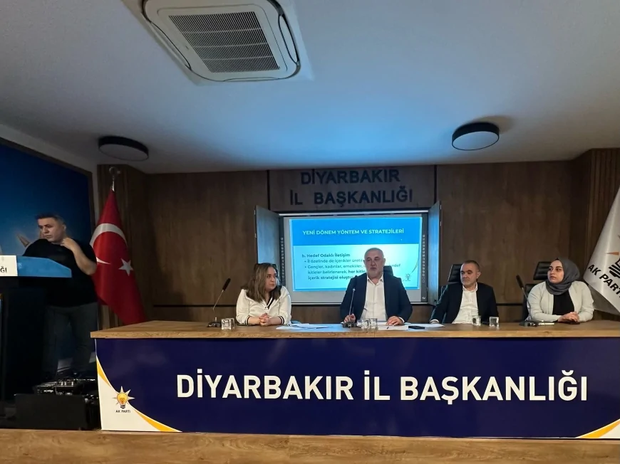 AK Parti Diyarbakır’da Medya ve Tanıtım Birimleri İçin Yeni Yol Haritası Belirlendi