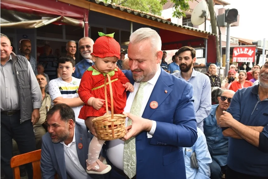 Emiralem Çilek Festivali 700 bin ziyaretçinin ardından 15’inci kez kapılarını açıyor