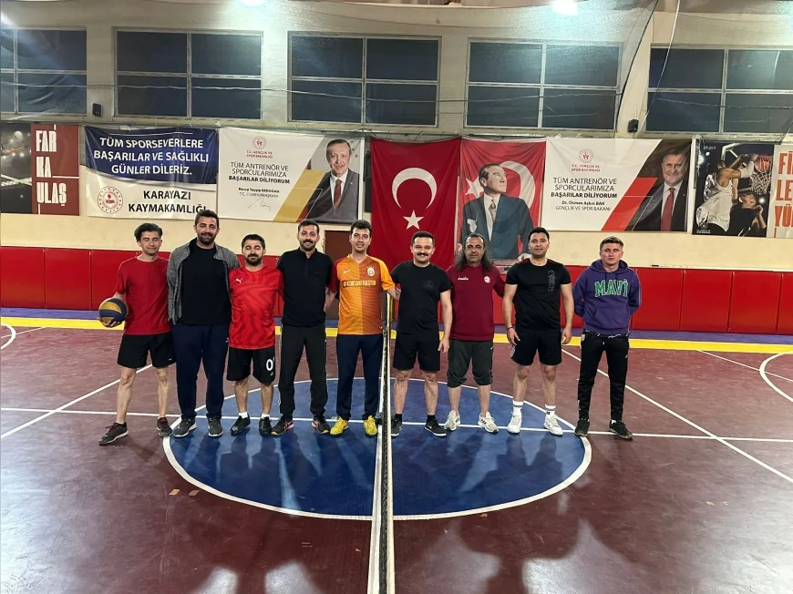 Erzurum Karayazı'da Ayak Tenisi Turnuvası Başladı: Kaymakam Titiz İlk Maçta Sahada Galibiyet Aldı