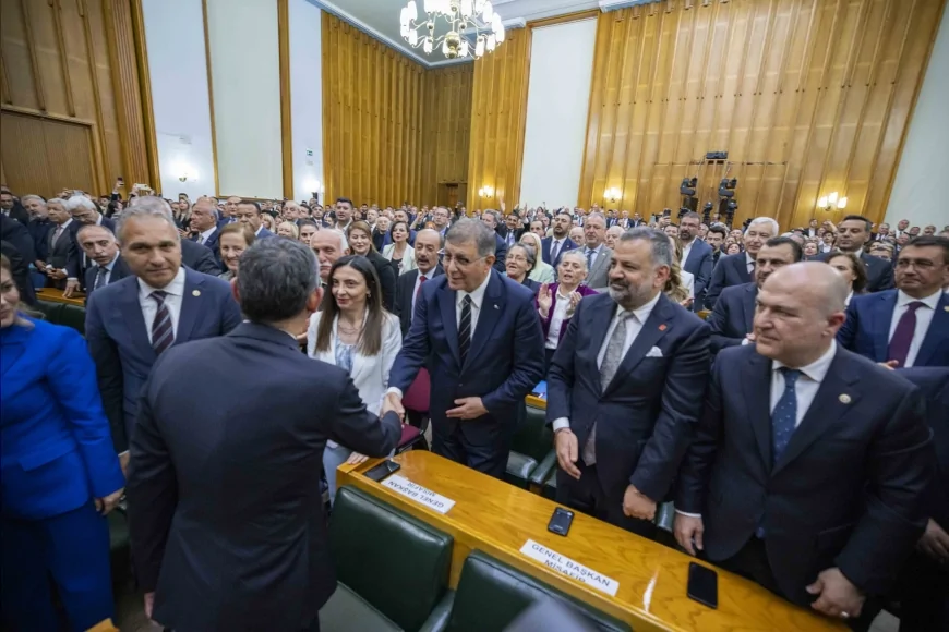 CHP’li Başkanlardan Ankara çıkarması: İzmir heyetinden Özgür Özel’e birlik mesajı