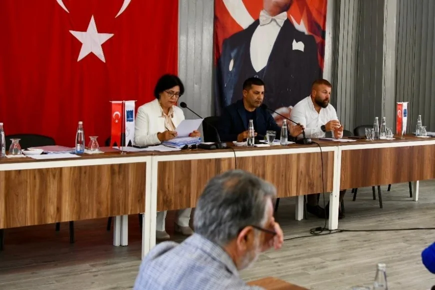 Kuşadası Belediye Meclisi'nden eğitim, otizm ve turizm alanında dikkat çeken kararlar