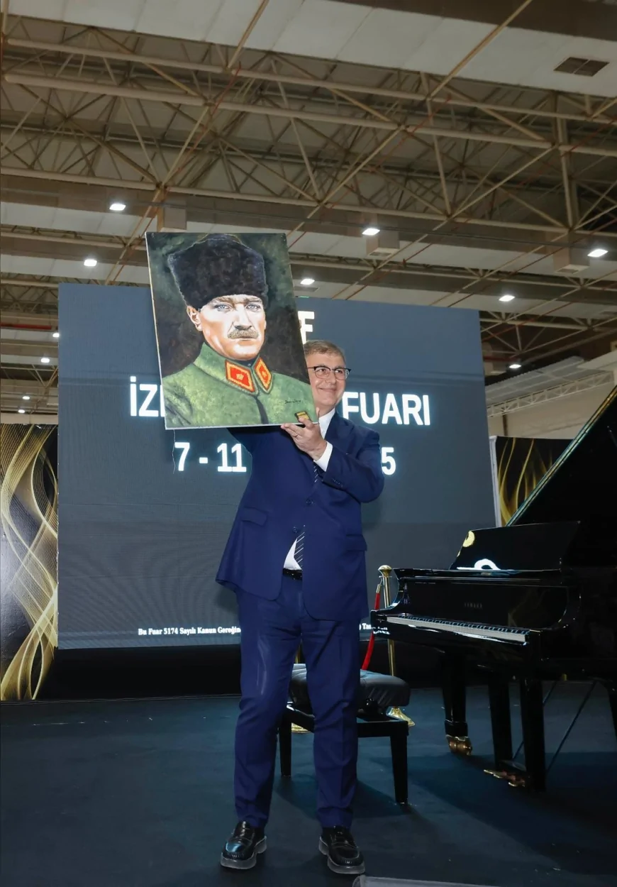 Cemil Tugay: 'Sanatçıların buluşma noktalarından biri İzmir olacak'