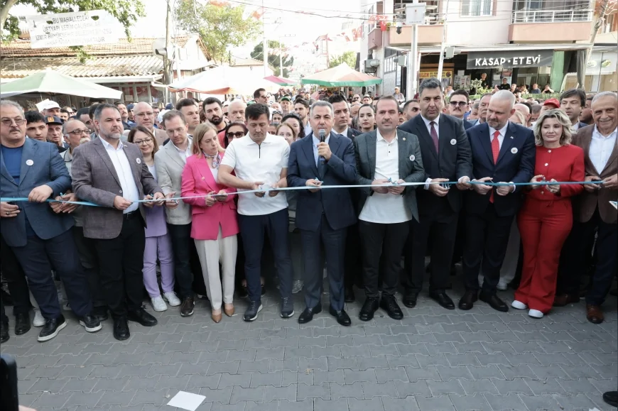 Emiralem Çilek Festivali 15. kez kapılarını açtı: Binlerce kişi, konserler ve çilek lezzetiyle buluştu