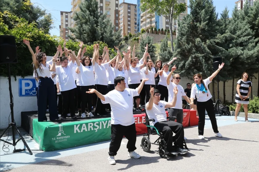 Karşıyaka’da Engelliler Haftası coşkulu başladı: 'Her birey için engelsiz yaşam hedefliyoruz'