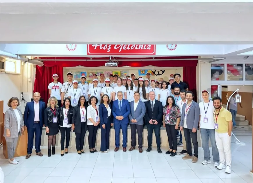 Bandırma Belediye Başkanı Dursun Mirza: 'Gençlerin bilime olan ilgisi bizleri umutlandırıyor'