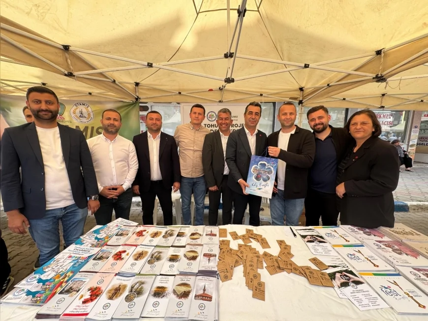 Seferihisar’da 500 bin fide dağıtıldı, yerel tohumlar geleceğe taşındı