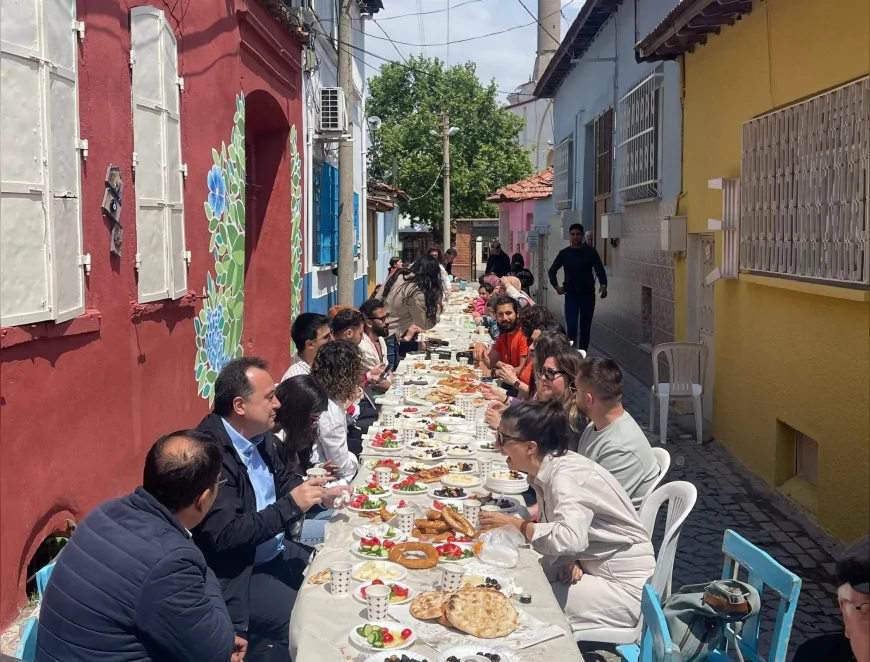 Leziz Akhisar Projesiyle Dijitalde Patlama Yapan İlçe, Türkiye’nin Yeni Gastronomi Rotası Oldu