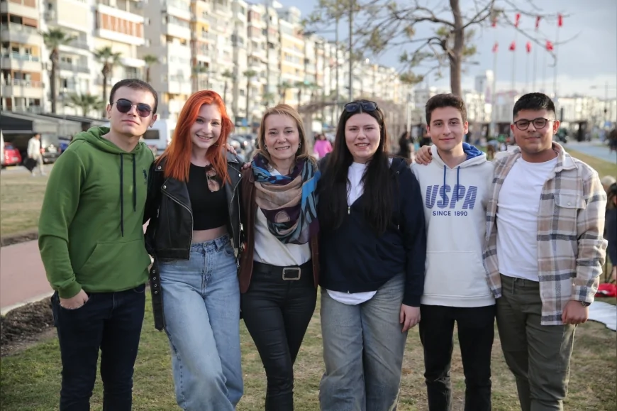 Konak'ta Gençlik Forumu heyecanı: 'Geleceği birlikte inşa edelim' çağrısı