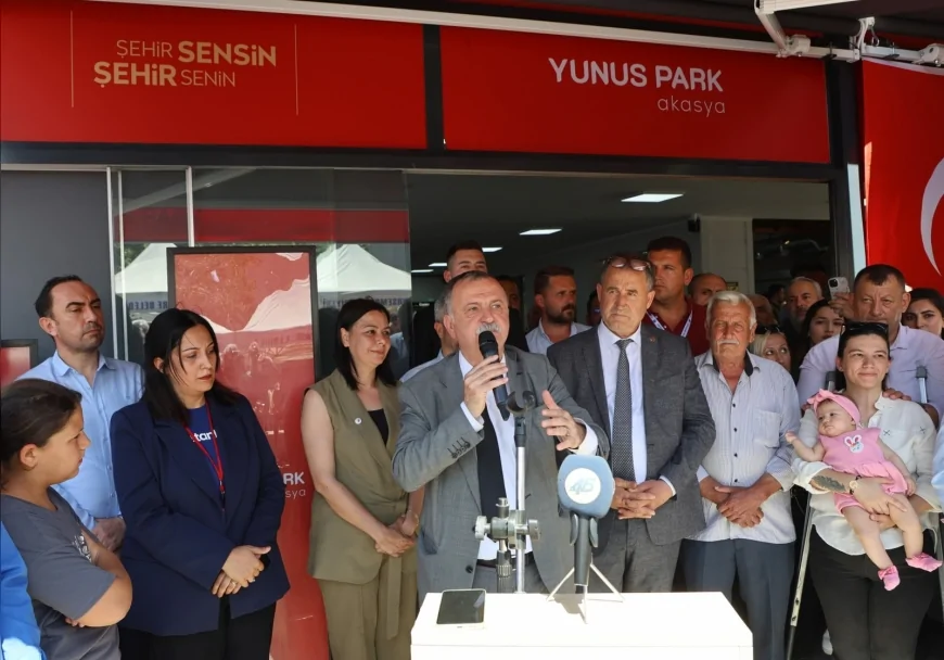 Muradiye’de Sosyal Hayata Yeni Nefes: ‘Yunus Park Akasya Kafe’ Hizmete Açıldı