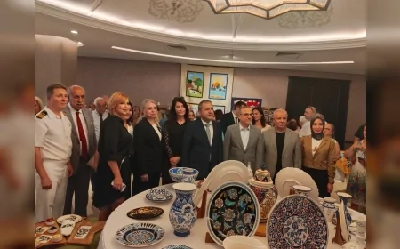 Karşıyaka’da yıl sonu sergisi büyüledi: Halk Eğitim kurslarından 200’e yakın el emeği eser görücüye çıktı