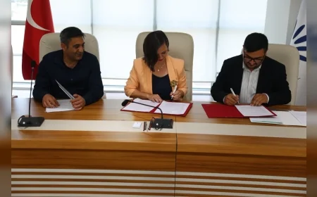 Karabağlar'da Roman girişimciliğine yeni protokol ile destek: 'İstihdam olanaklarını artıracağız'