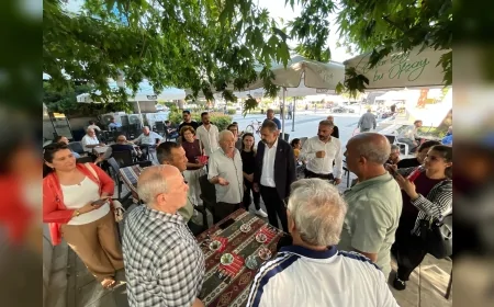 CHP İzmir Bayramlaşmayı Sokaklara Taşıdı: Aslanoğlu ‘Mücadeleyi Bayramda da Sürdürüyoruz’