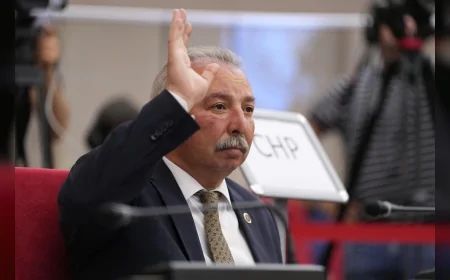 Salihli’deki Masal Ormanı Parkı’nın Adı ‘Mimar Ferdi Zeyrek Parkı’ Olarak Değiştirildi