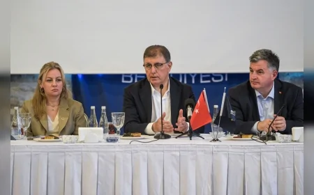 İzmir turizmi için yeni dönem: Dr. Cemil Tugay'dan 'Turizm Konseyi' çağrısı