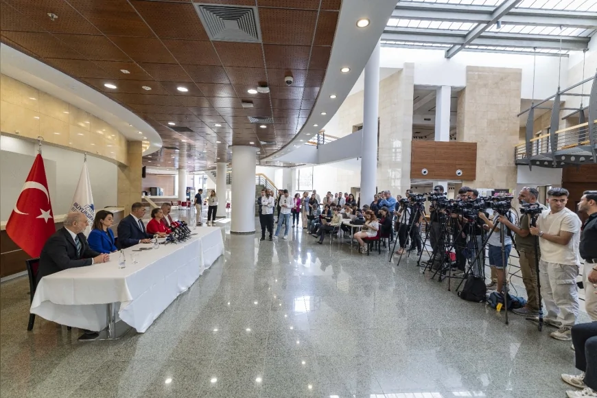 İzmir’de 7 Gün Süren Grev Sona Erdi: Cemil Tugay'dan TİS Açıklaması