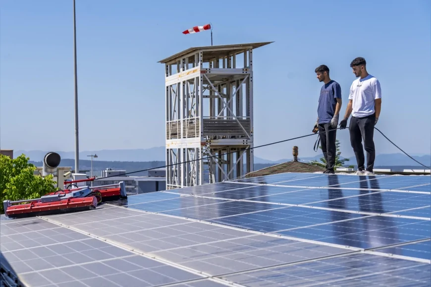 İzmir’in güneş planı: 20 santral ile 13 milyon lira tasarruf, bin ton karbon engellendi