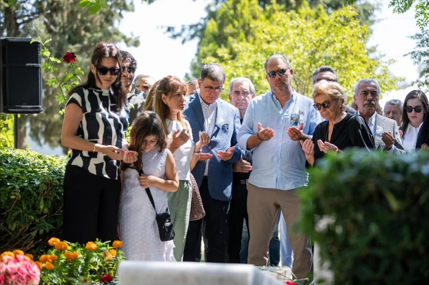 İzmir’in efsane başkanı Ahmet Piriştina vefatının 21. yılında kabri başında anıldı