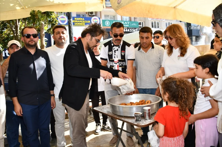 Manisaspor Taraftarlarından Duygusal Anma: Ferdi Zeyrek'in Kabri Babalar Günü'nde Ziyaretçi Akınına Uğradı