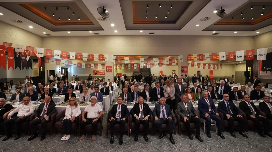 CHP’den Balıkesir’e güç gösterisi: 101 belediye başkanı Bandırma’da buluştu
