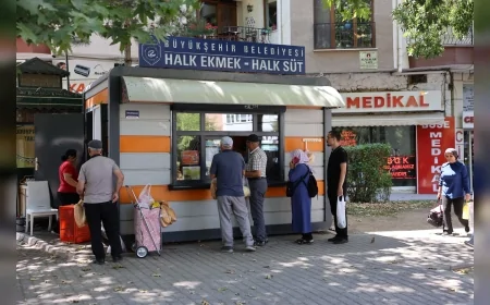 Eskişehir'de Halk Ekmek büfelerinde ruşeymli ekmek yeniden satışa sunuldu