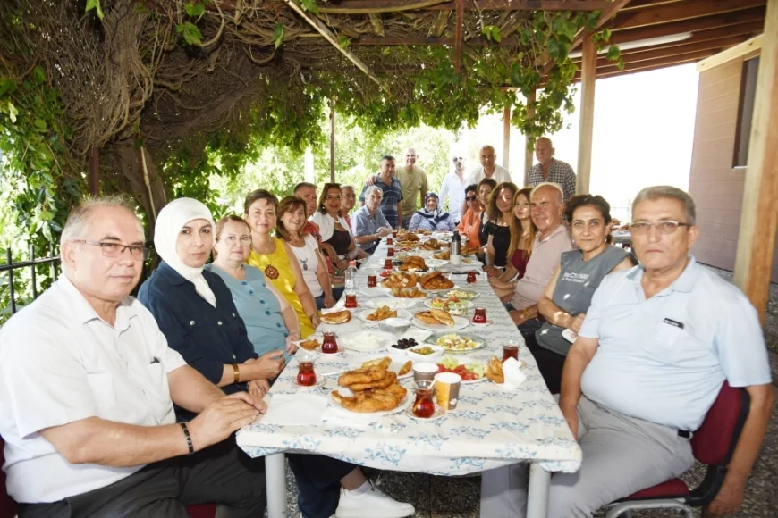 Karşıyaka’daki mahalle muhtarları orman yangını sonrası Sancaklı’da bir araya geldi