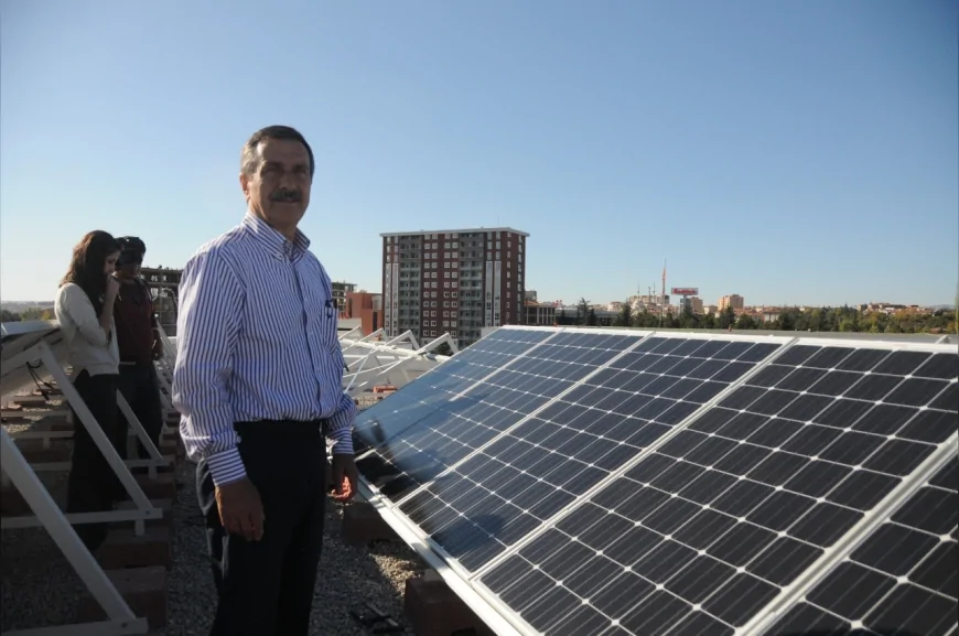Tepebaşı Belediyesi'nin 4 binasına kurulan güneş enerjisi sistemiyle 714 bin TL tasarruf sağlandı