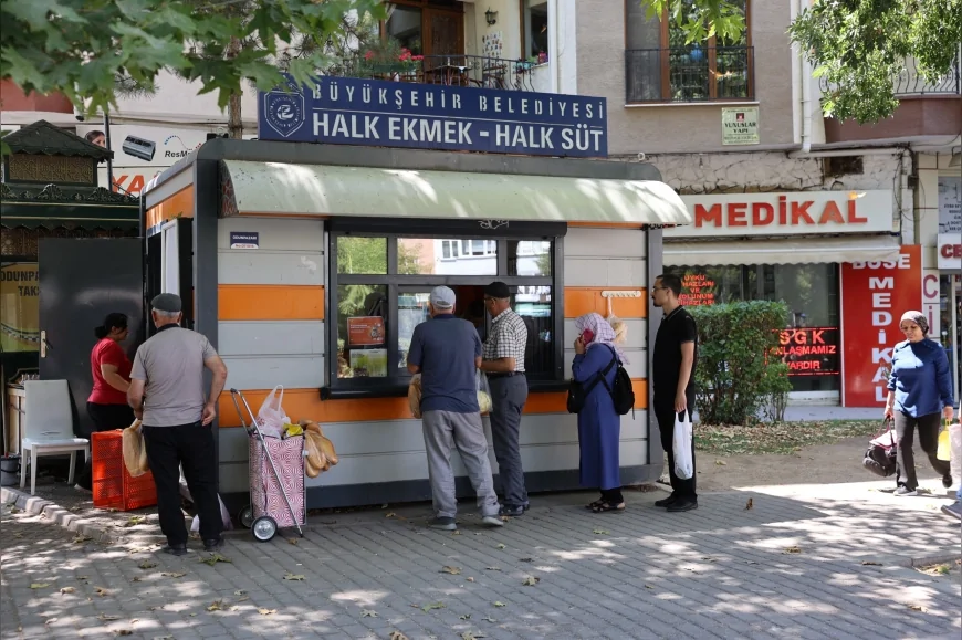 Eskişehir'de Halk Ekmek büfelerinde ruşeymli ekmek yeniden satışa sunuldu