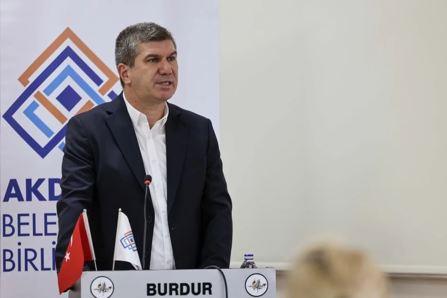 Akdeniz Belediyeler Birliği'nden yerel yönetimlere mevzuat güncellemeli eğitim programı