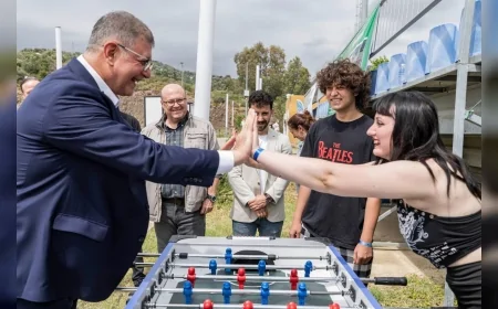 Cemil Tugay: "İzmir gençleriyle güzel, onların umudunu büyütmek için çalışıyoruz"