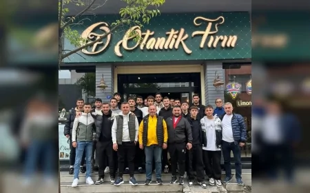 Termespor Yönetim Kurulu Üyesi Sedat Küçük, Otantik Fırın & Kafe’de Takımı Ağırladı
